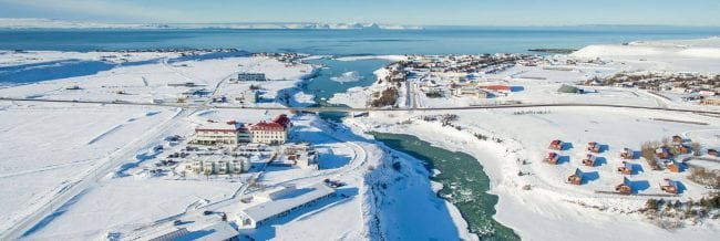 Betur fór en á horfðist þegar rútur fóru útaf við Varmahlíð og Blönduós