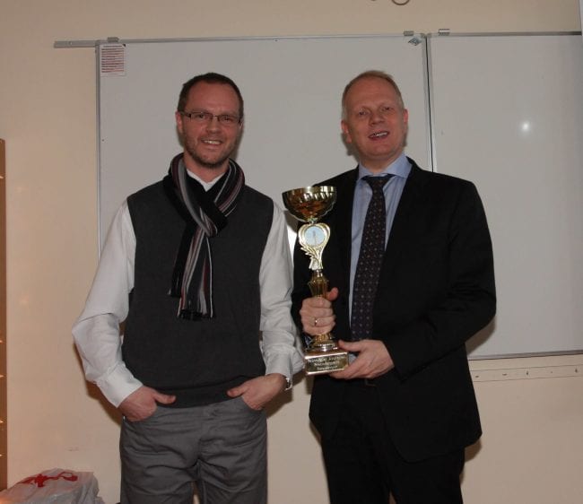 Brynjar Karl og Illugi Gunnarsson, þáverandi menntamálaráðherra, árið 2013 með Grenndargralið