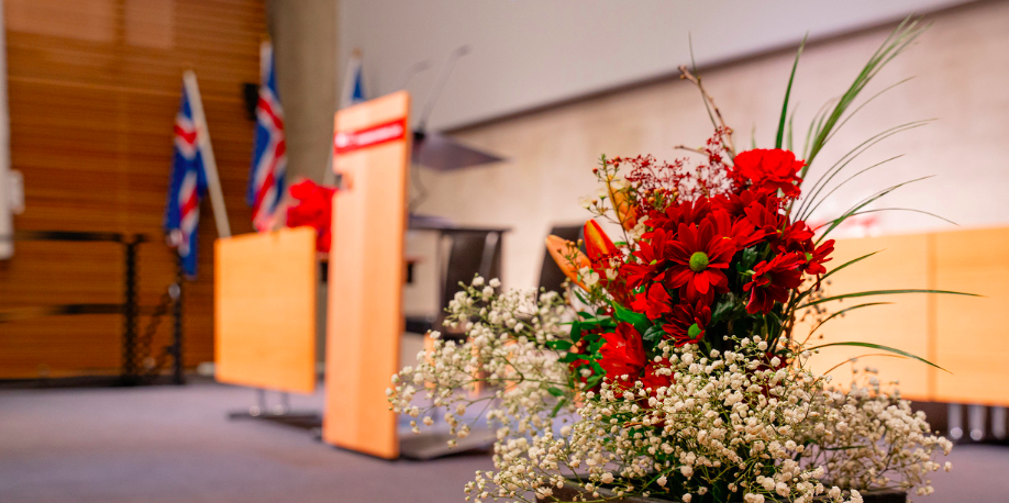 Tuttugu og fjórir kandídatar brautskrást frá Háskólanum á Akureyri í dag