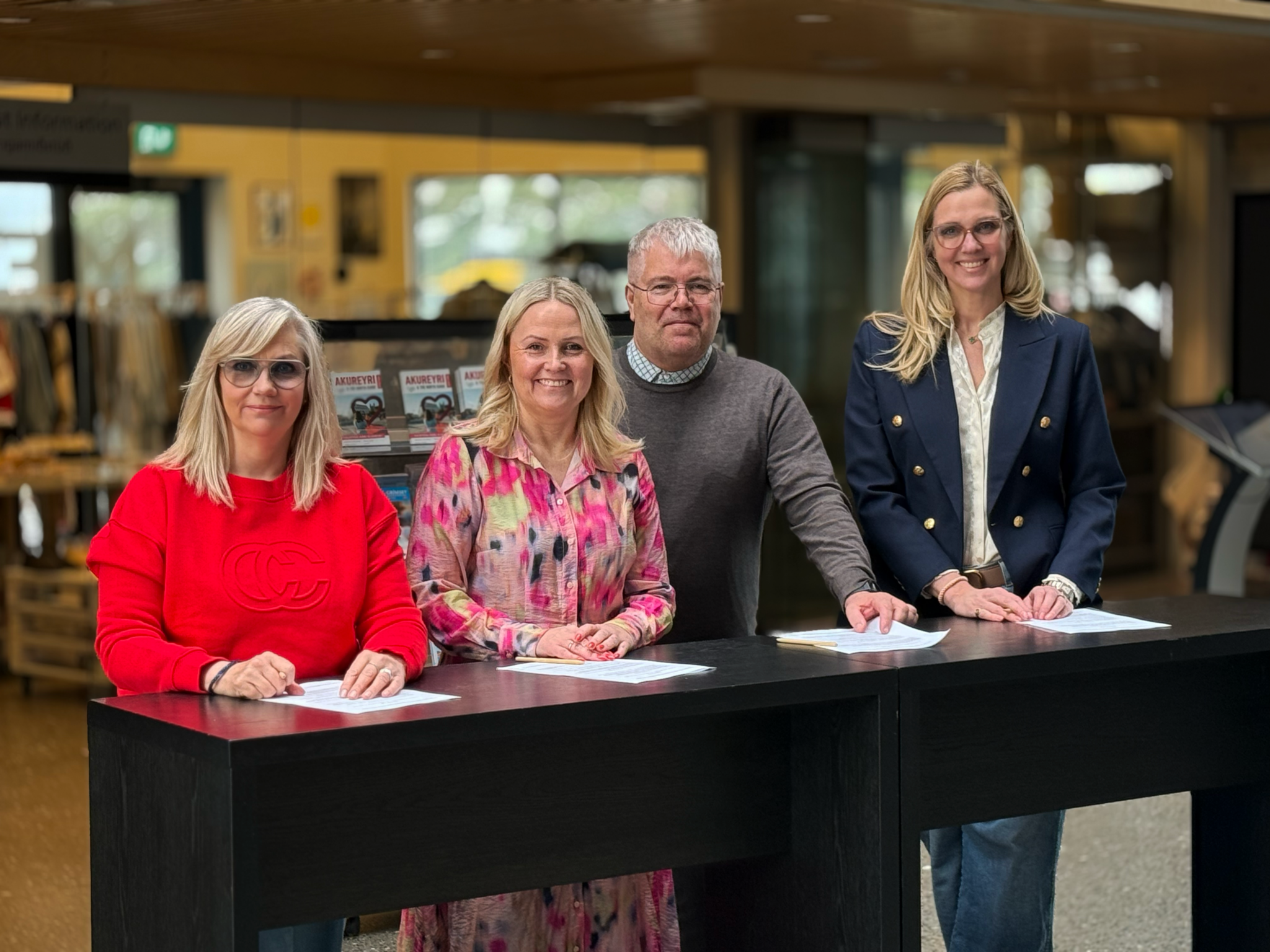 Samkomulag um rekstur Upplýsingamiðstöðvar í Hofi endurnýjað til þriggja ára
